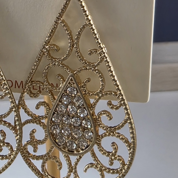 Pomina Gold Filigree Teardrop Earrings (126) - Picture 2 of 2